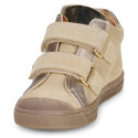 Boots distrait